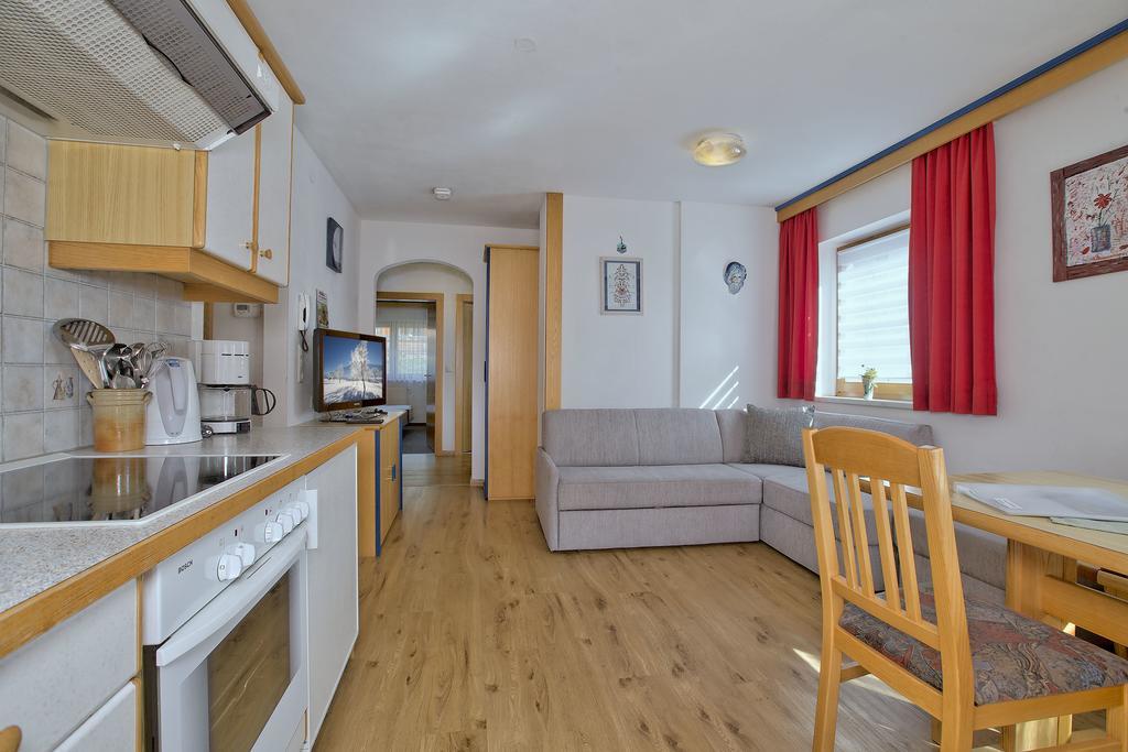 Apartment Ferienwohnung Bacher Krimml Pokoj fotografie